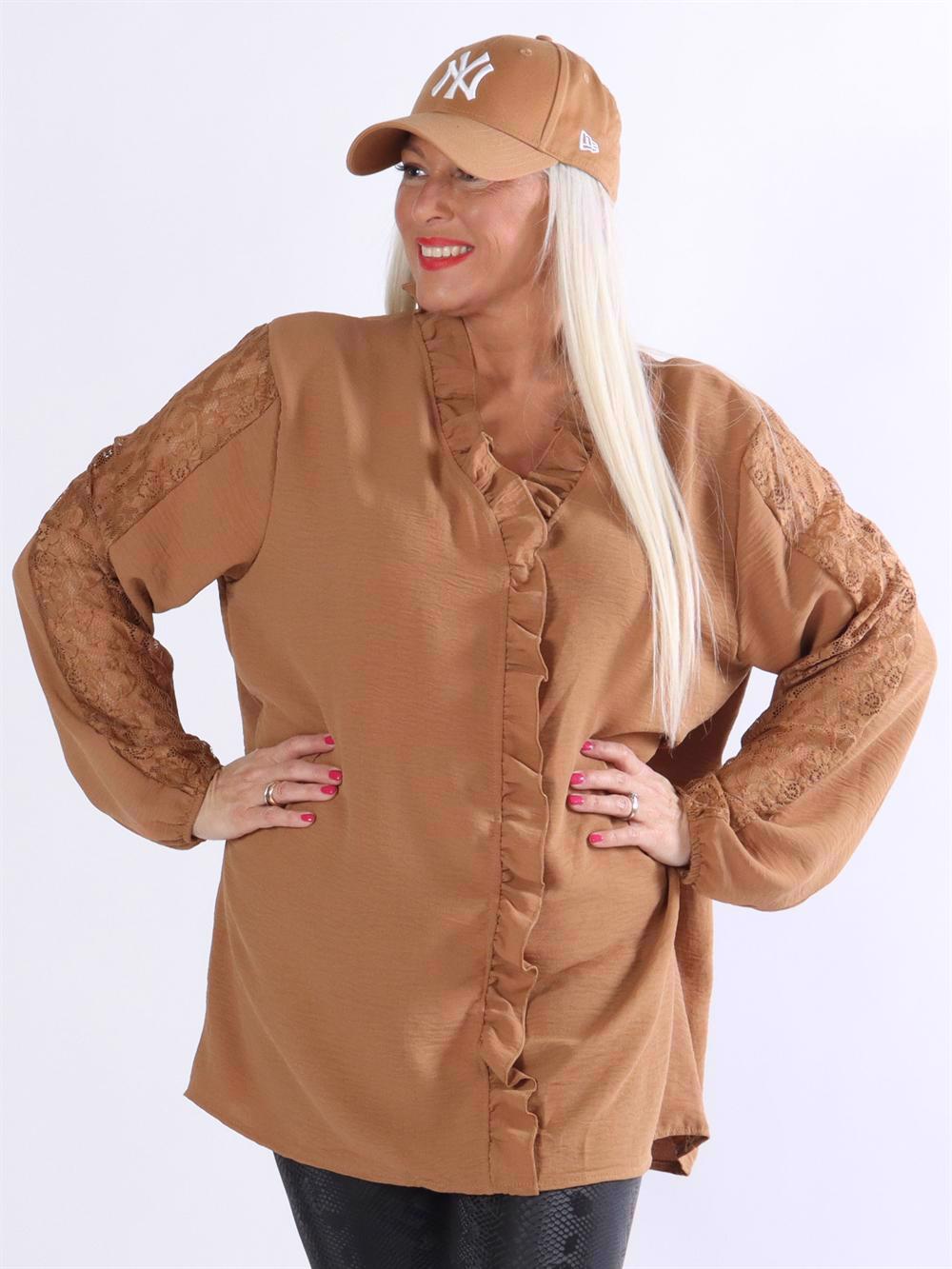 Chaka - Blonde tunika med flæse langs fronten